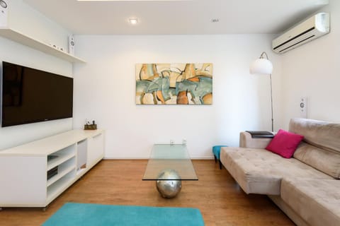 Communal lounge/ TV room, Living room