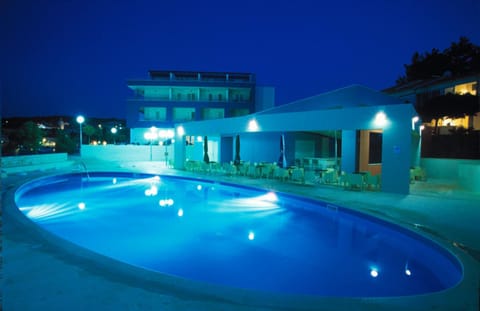 Night, Swimming pool
