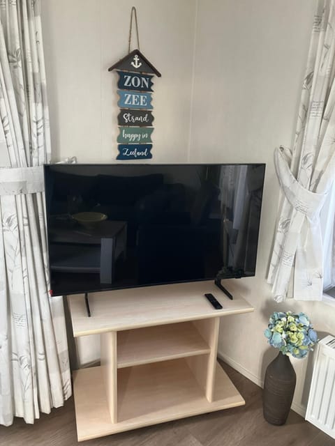 Meerchalet Chalet in Zeeland, Netherlands