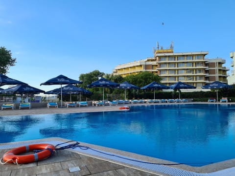 Property building, Swimming pool