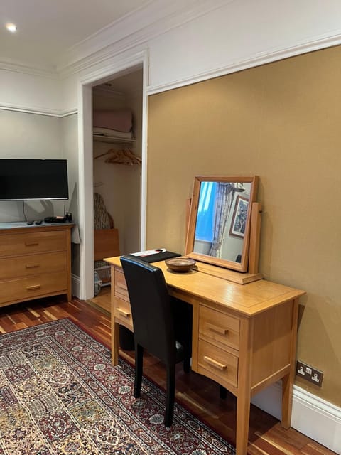 Acorn Guest House in Hull Bed and Breakfast in Hull