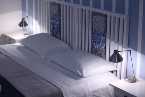 Bed, Decorative detail, Bedroom