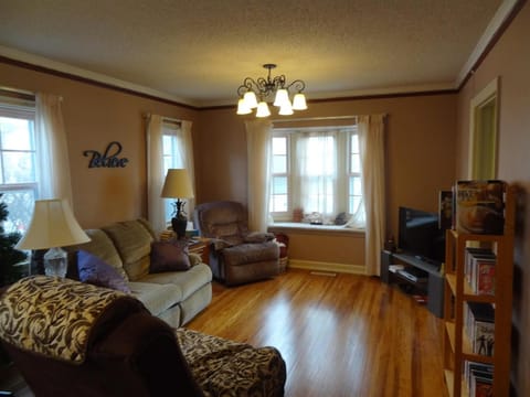 2 Blks St Marys Main Fl Beds Bath CoveredByFaith House in Rochester