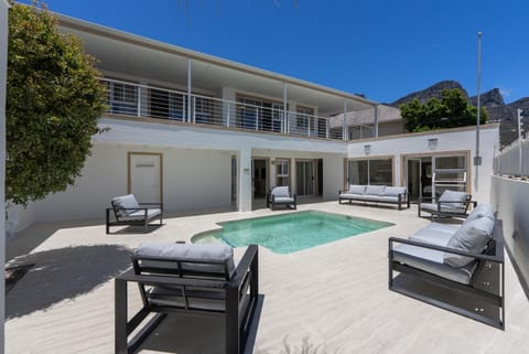 L X I Camps Bay Bed and Breakfast in Camps Bay