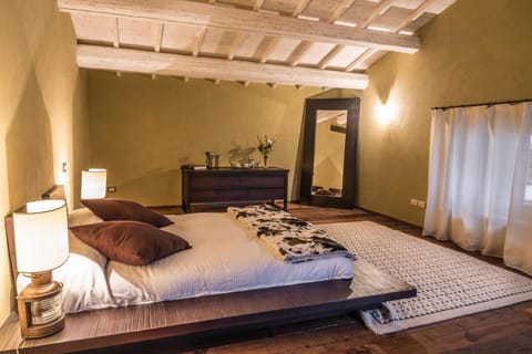 Bedroom, air conditioner