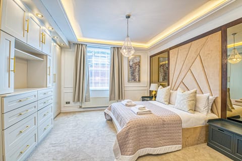 Bed, Bedroom, towels, wardrobe