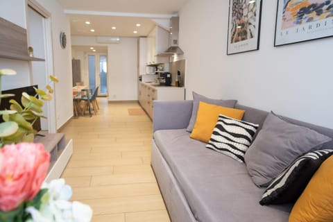 Communal lounge/ TV room, Kitchen or kitchenette, Living room, Dining area, air conditioner