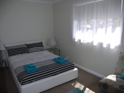 Prime Location - Totally Refurbished Apartment in Bridport