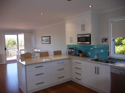 Prime Location - Totally Refurbished Apartment in Bridport