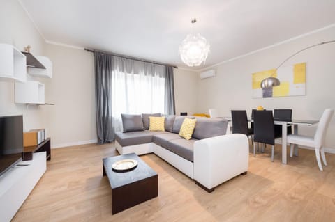 TV and multimedia, Living room, air conditioner