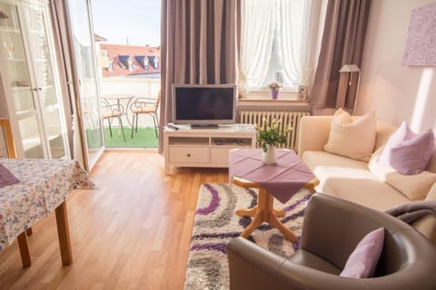 Living room, Photo of the whole room