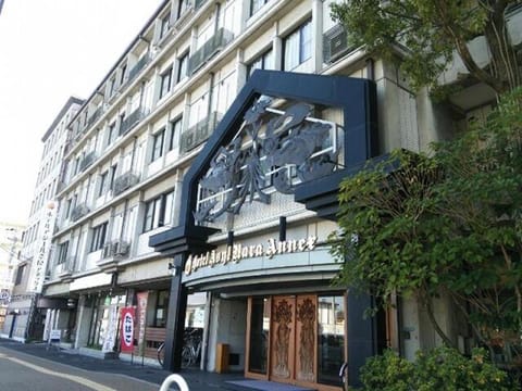 Facade/entrance, Day