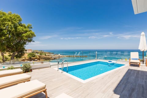 Balcony/Terrace, Beach, Swimming pool
