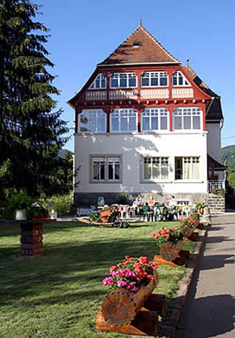 Property building, Garden, Balcony/Terrace