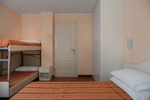 Bed, Bedroom, bunk bed