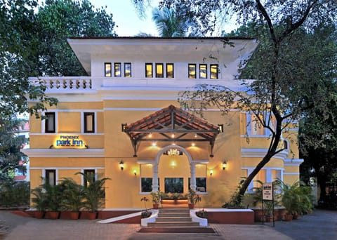 Property building, Facade/entrance, On site
