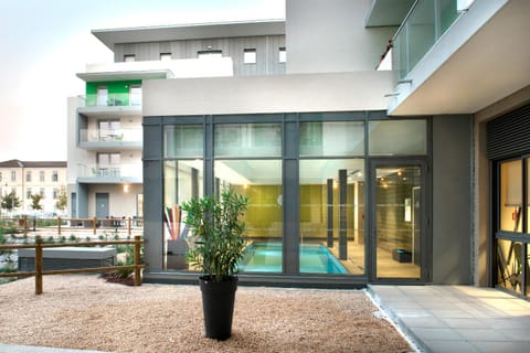 Property building, Swimming pool