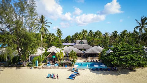 Property building, Restaurant/places to eat, Bird's eye view, Lounge or bar, Beach, Pool view, Sea view, Area and facilities, Swimming pool