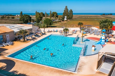 Sea view, Swimming pool, sunbed