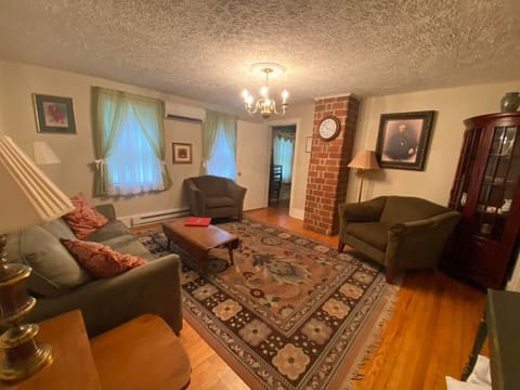 Historic Rosemont Manor Inn in Berryville