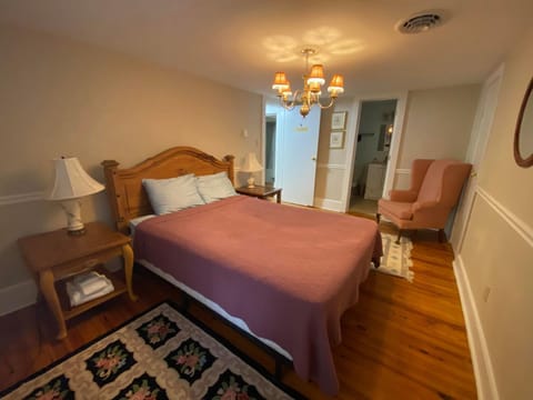 Historic Rosemont Manor Inn in Berryville