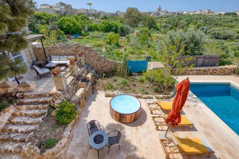 Property building, Natural landscape, Garden, Hot Tub, View (from property/room), Garden view, Swimming pool, sunbed