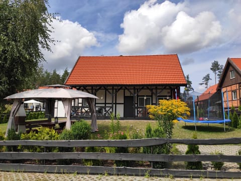 Property building, Day, BBQ facilities, Garden, Balcony/Terrace, Garden view