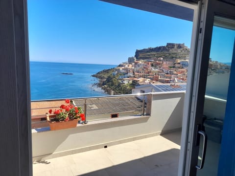 Balcony/Terrace, City view