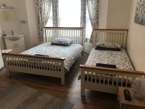 Abbey Lodge Guest House Bed and Breakfast in Southampton