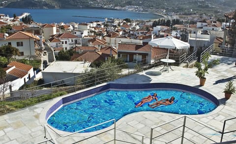 Property building, Pool view, Sea view, Swimming pool, Swimming pool, sunbed