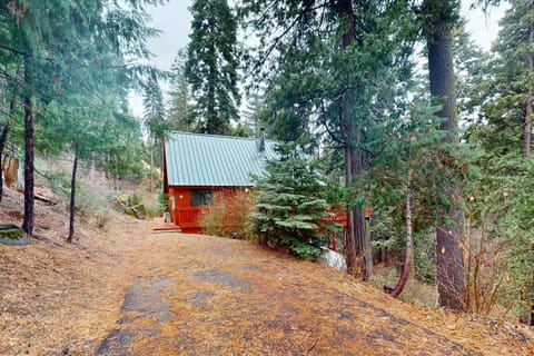 Deaver's Place House in Shaver Lake