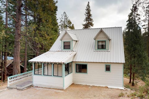 Foxtail Delight House in Shaver Lake