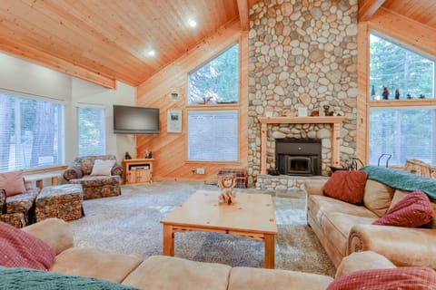 Hatcher's Hideaway House in Shaver Lake