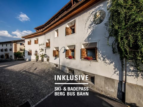 Property building, Facade/entrance, Summer