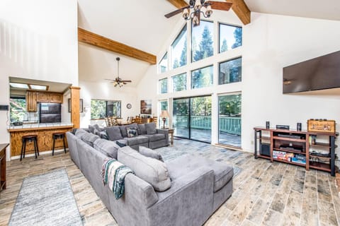 Paw's Cabin Cabin in Shaver Lake