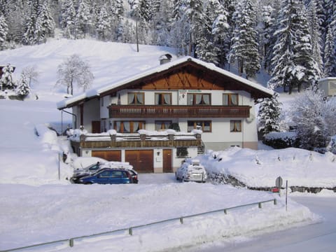 Facade/entrance, Winter