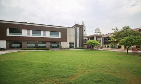 Facade/entrance, Lobby or reception, Animals, Pets