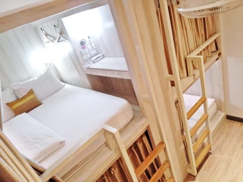 Photo of the whole room, bunk bed