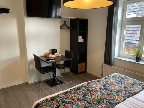 TV and multimedia, Seating area