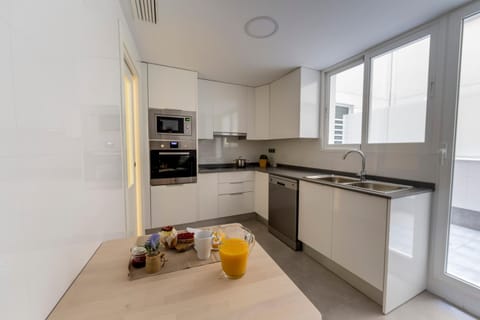 HQ Rooms Apartments San Vicente Apartment in Valencia