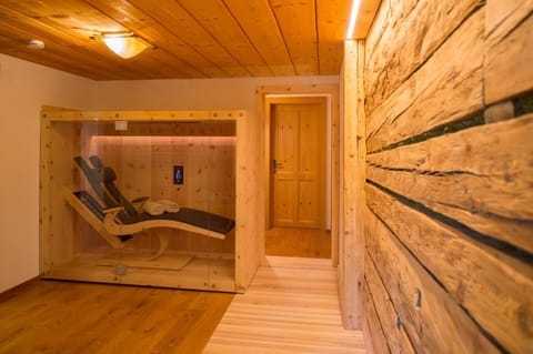 Sauna, Spa and wellness centre/facilities, Mountain view