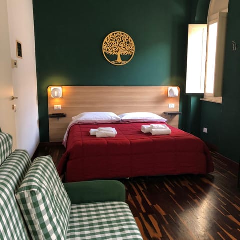 Bed, Photo of the whole room, Bedroom, young children, older children