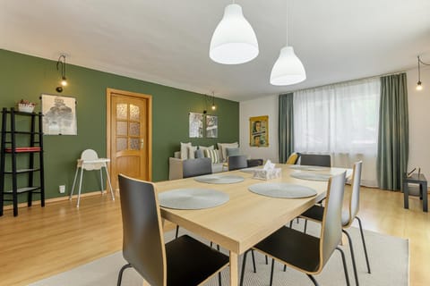 Living room, Seating area, Dining area