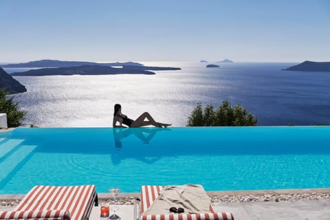 Day, Natural landscape, Pool view, Sea view, Swimming pool, sunbed