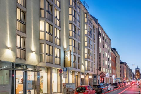 Property building, Neighbourhood, On site, Location