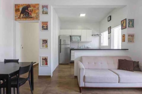 Kitchen or kitchenette, Living room, Seating area, Dining area, minibar