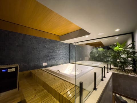 Hot Spring Bath, Hot Tub