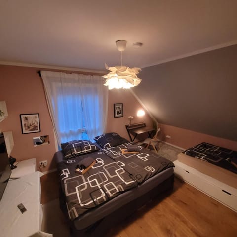 Photo of the whole room, Bedroom