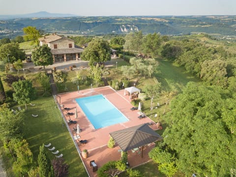 Restaurant/places to eat, Swimming pool