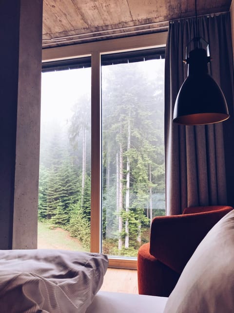 Bed, Bedroom, Mountain view